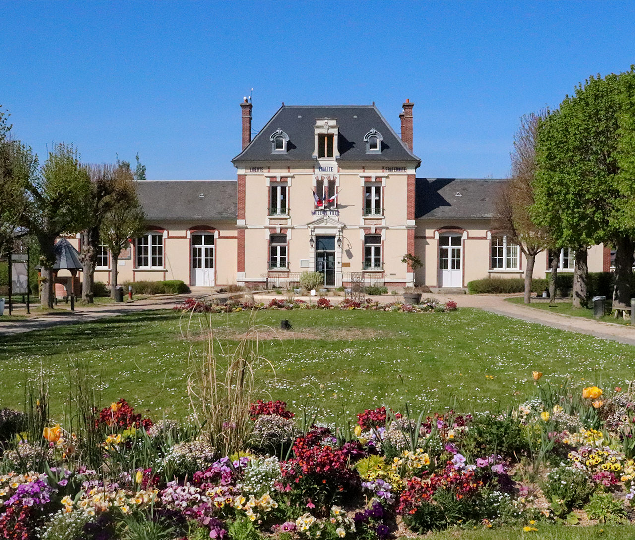 Vignette Mairie de Mézières-sur-Seine